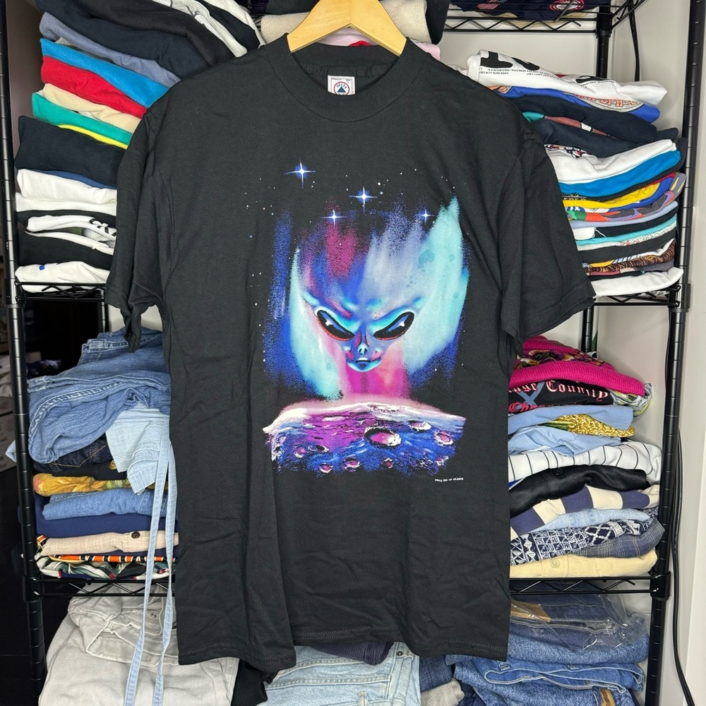 NWOT Vintage Wild Side Alien Crater Universe Black Short Sleeve T-shirt Large